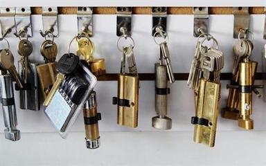 武汉汉阳周边开锁、换锁芯、防盗门换指纹锁及锁具零售服务热线